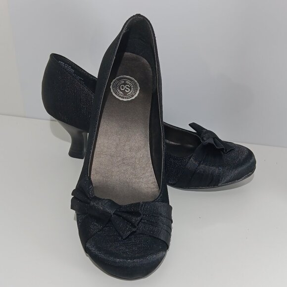So Shelby Round Toe Black Heels with Bow Detail, size 8.5 - Picture 2 of 5